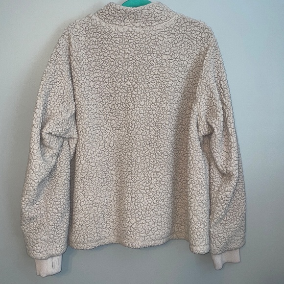 Torrid Teddy Cream Sherpa Fuzzy Pullover Sweatshirt Size 4 - 4X - Picture 7 of 9